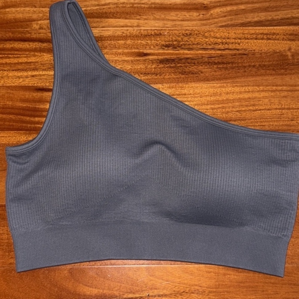 OQQ Seamless Gray Ribbed One Shoulder Hi Top Size Medium NWOT